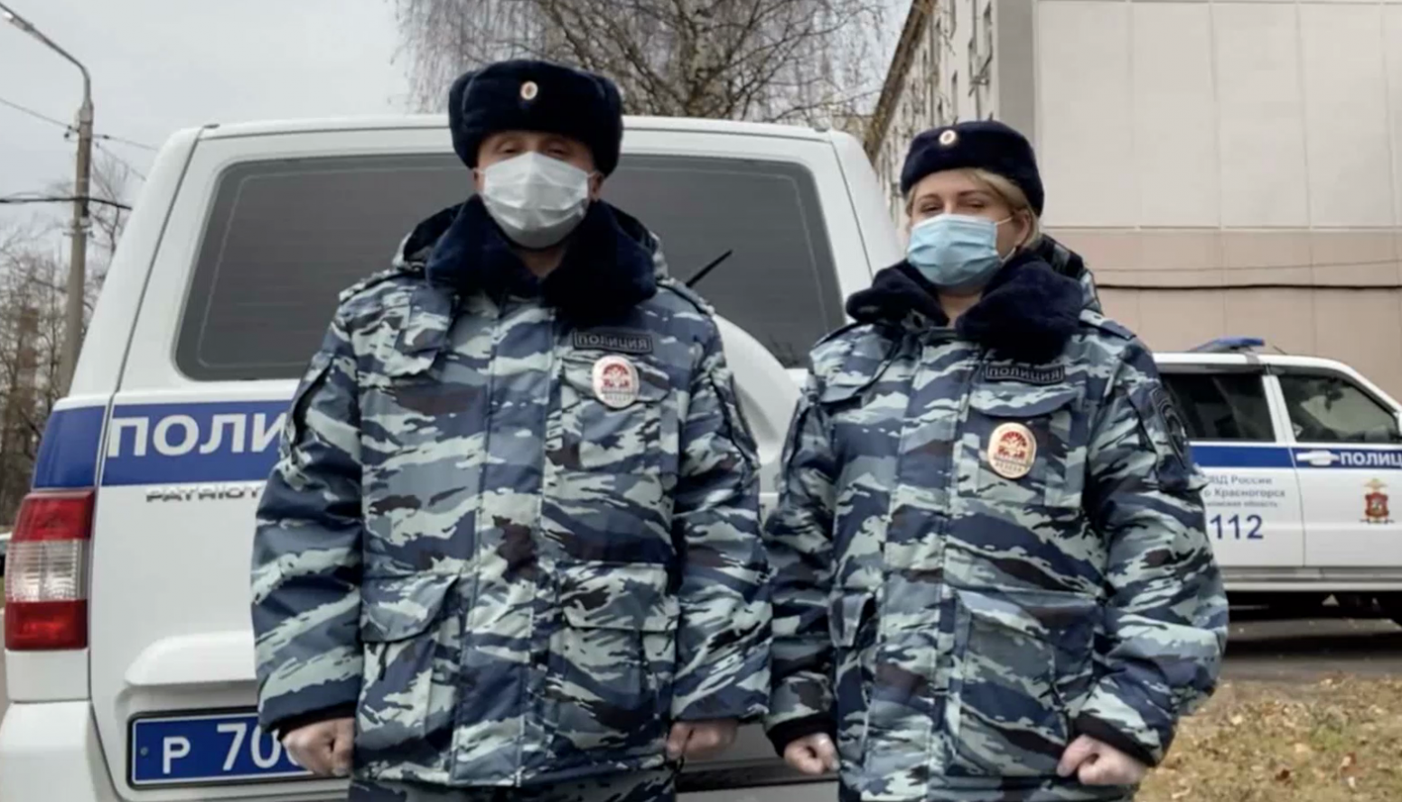 Полицейские подмосковного Красногорска спасли пенсионерку из горящего дома