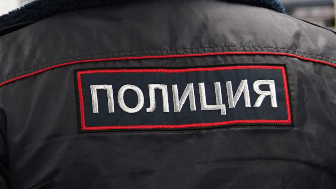 В Находке полиция вычислила девушку, пытавшуюся вскрыть сейф в доме горожанина по указке аферистов