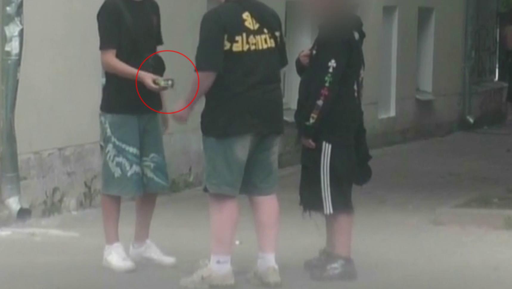 Житель Твери уличён полицией в организации массовой продажи подросткам вейпов, не имеющих маркировки