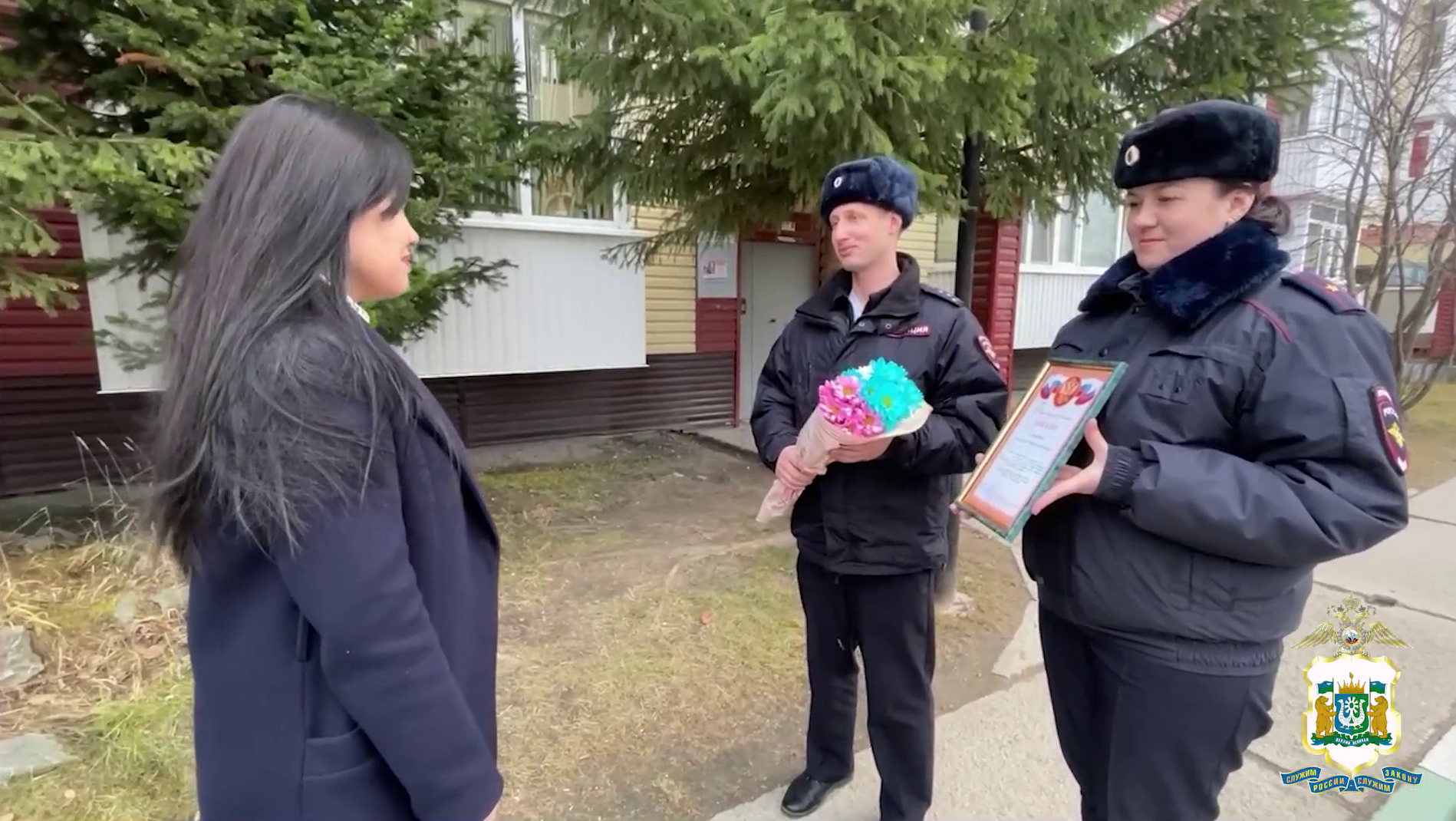 В Югре полиция поблагодарила жительницу Пыть-Яха, которая пресекла дистанционный обман пенсионерки