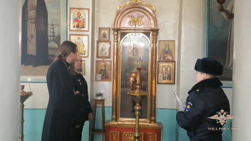Полицейские вернули в кафедральный Свято-Троицкий собор похищенные пожертвования прихожан