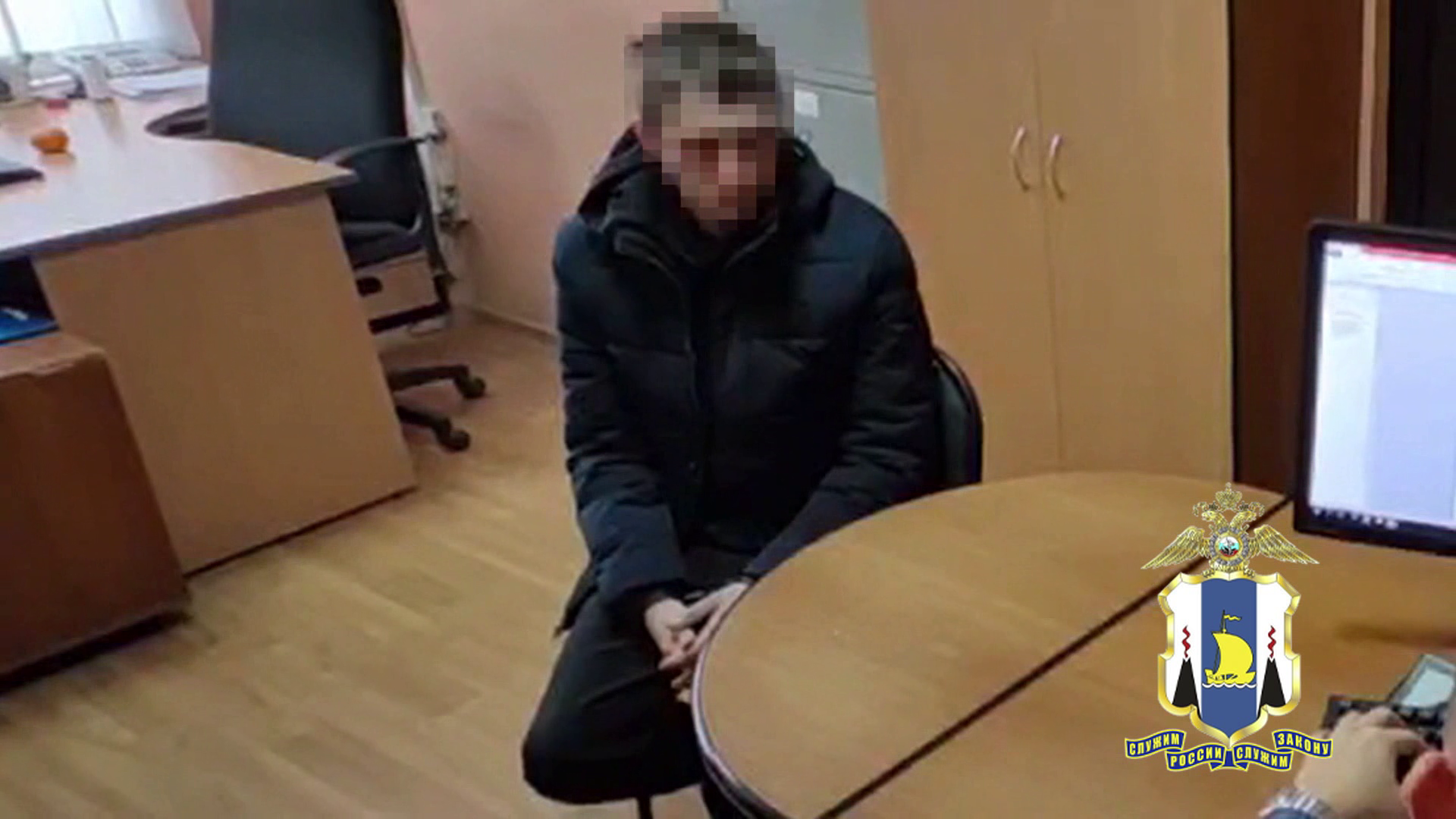 В Сахалинской области полицией задержан курьер аферистов, похитивший у 5 пенсионеров 2,8 млн рублей