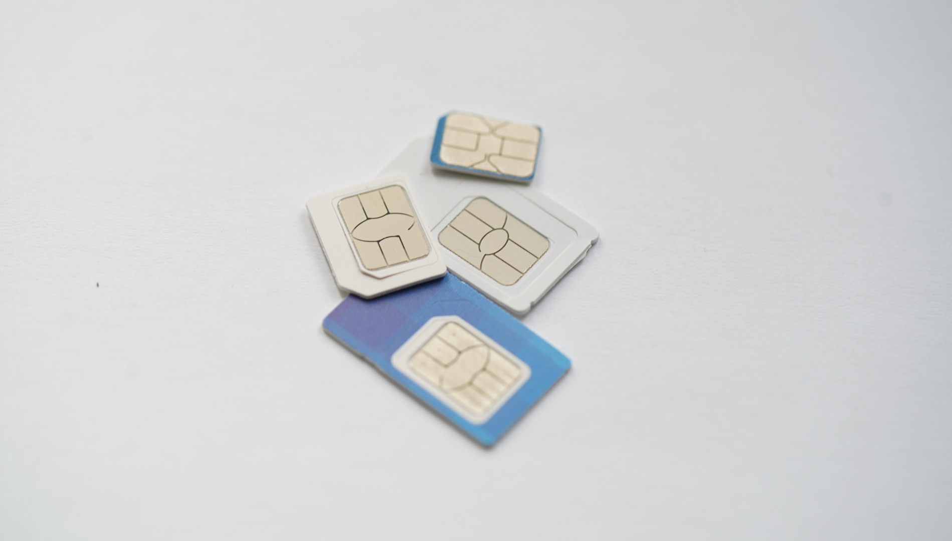Работник салона связи в Хабаровском крае уличён в оформлении SIM-карт на вымышленных граждан