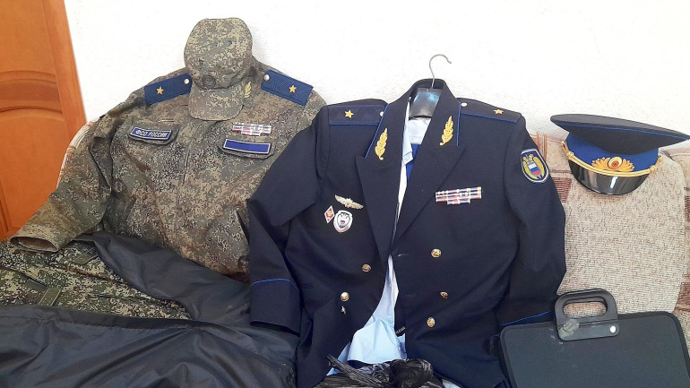 В тандеме с псевдогенералом
