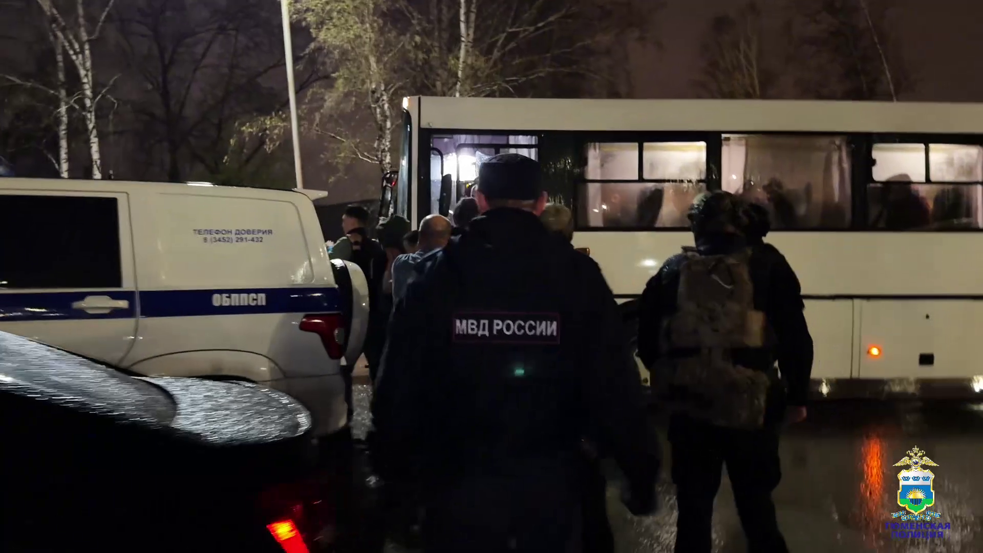 Девять нелегалов и хулигана выявили полицейские в ходе рейдов по ночным заведениям в Тюмени