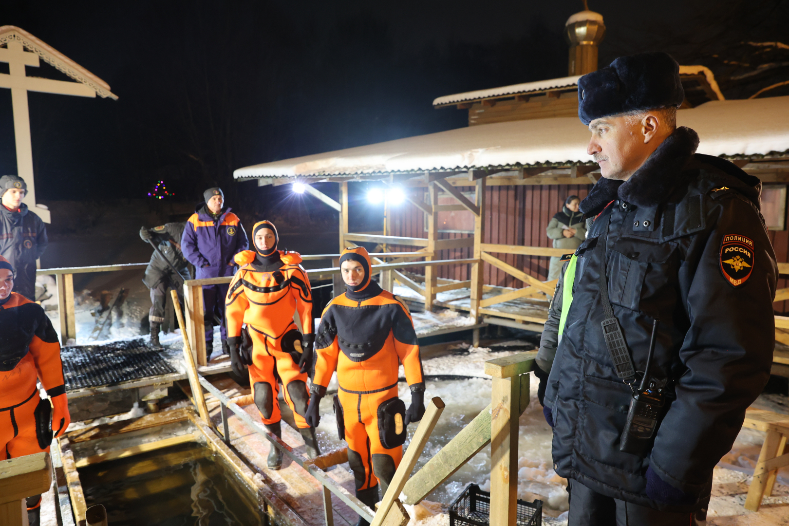 Сотрудники российской полиции обеспечили правопорядок во время празднования Крещения Господня