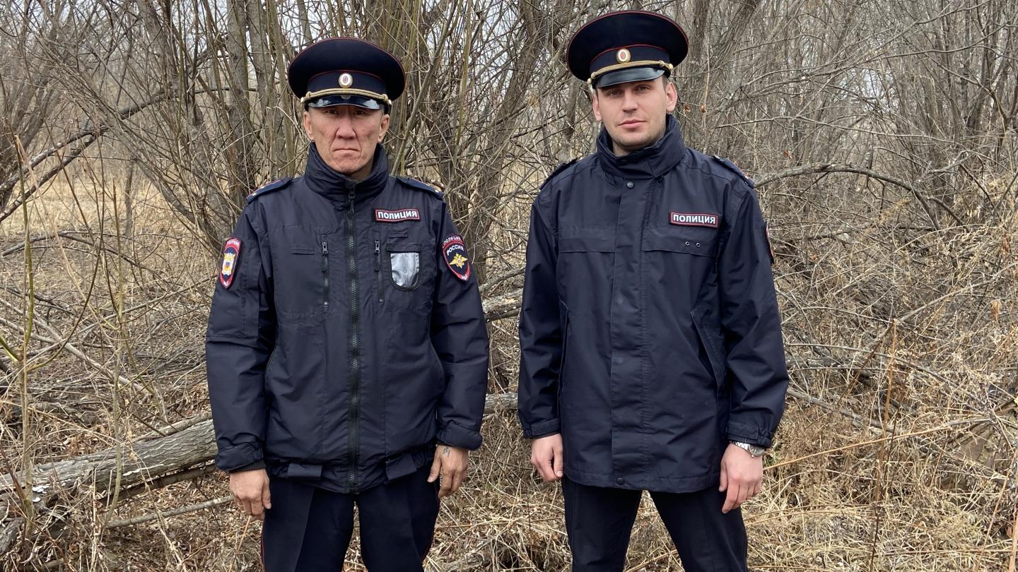 В Еврейской автономной области полицейские спасли заплутавшую в лесу 92-летнюю женщину из Николаевки