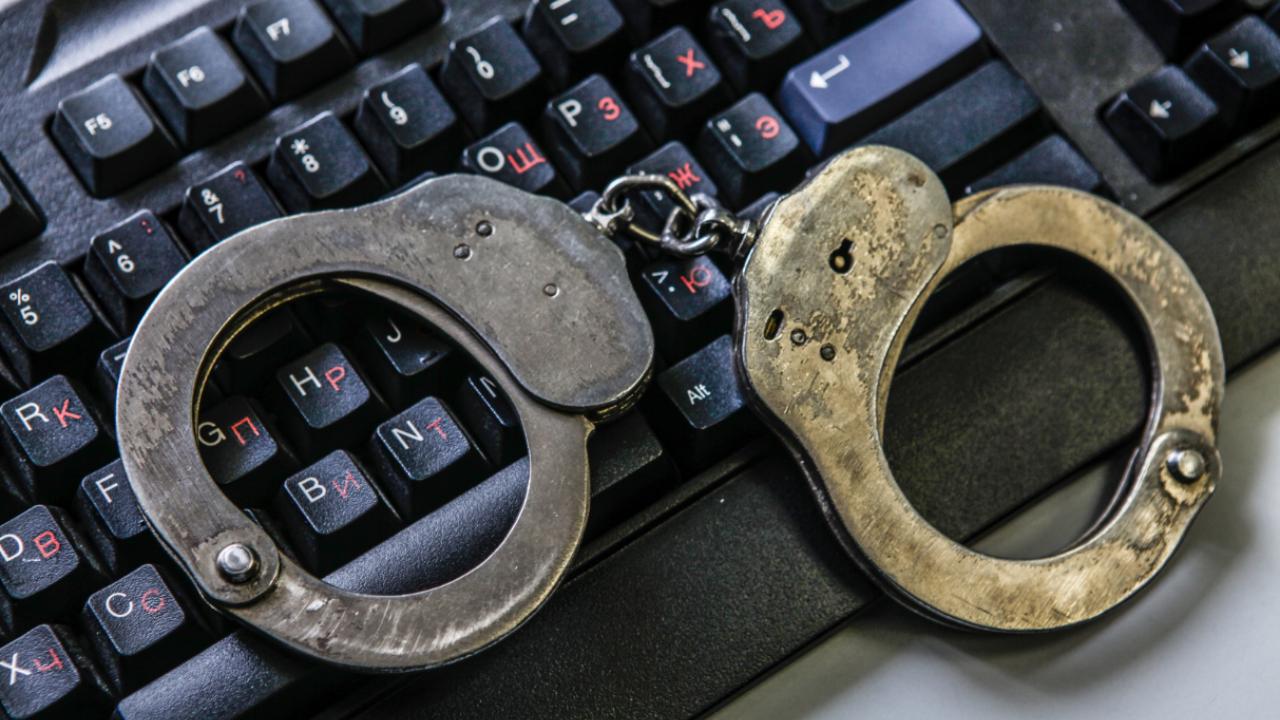 Бывший кладовщик склада в Москве подозревается полицией в краже оргтехники на 2,4 млн рублей