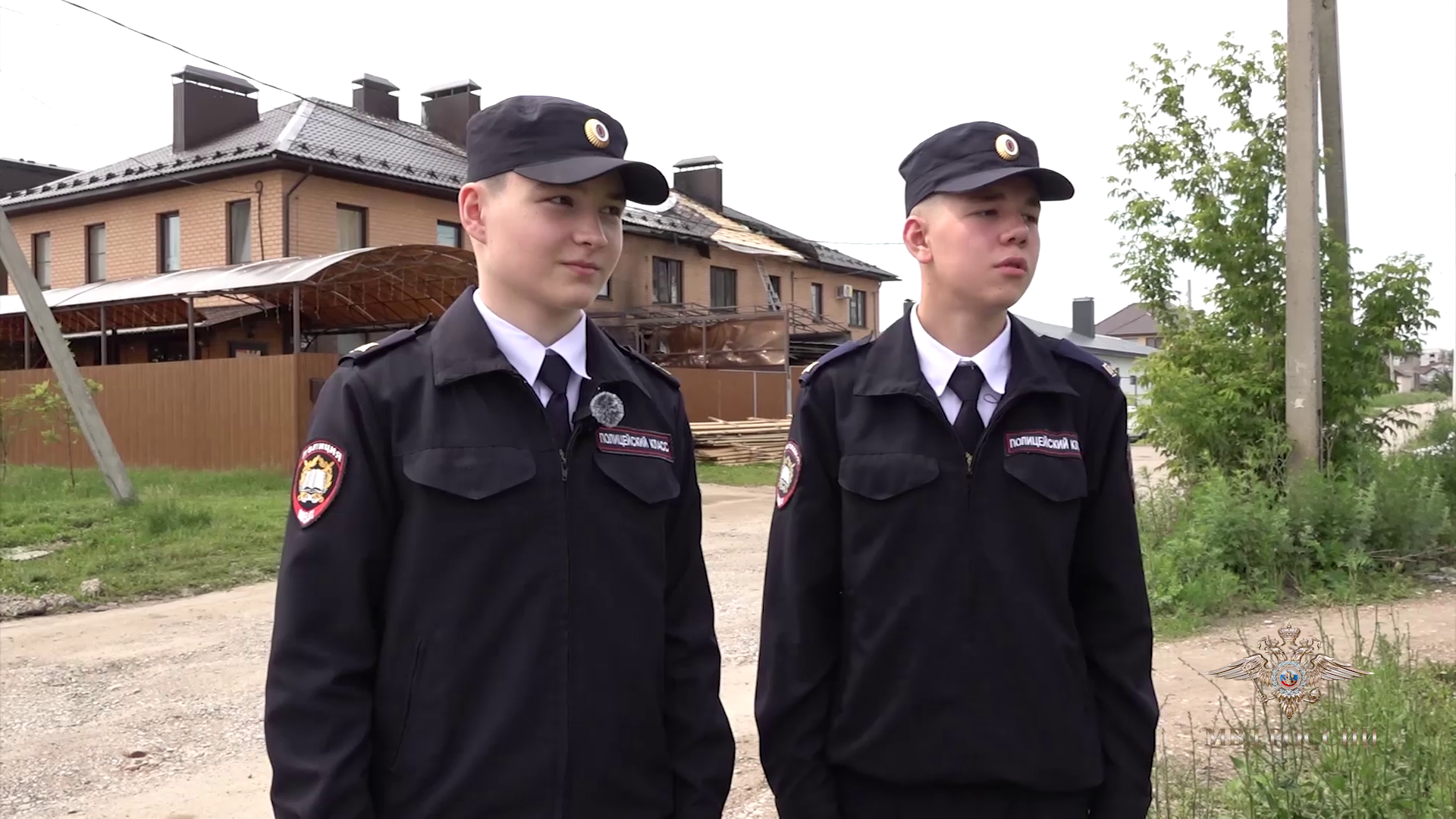 В Стерлитамаке двое учеников полицейского класса предотвратили трагедию во время пожара в многоэтажном доме