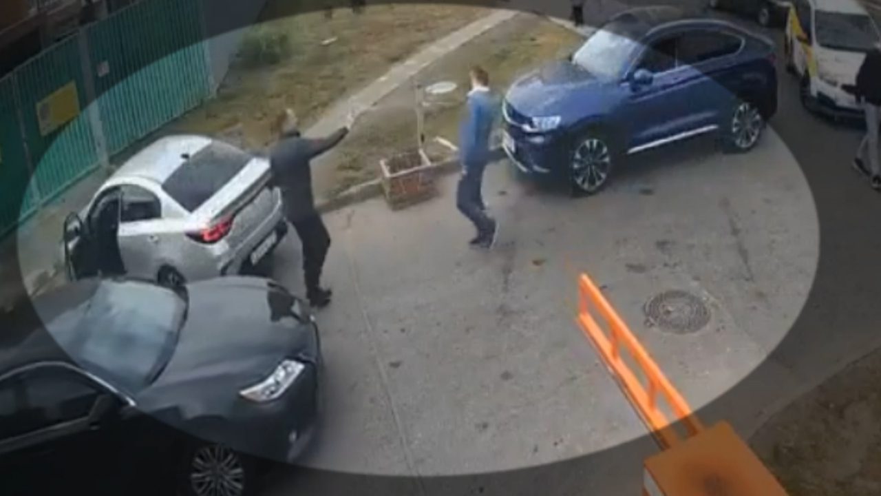 Столичные полицейские возбудили уголовные дела в отношении двух мужчин, устроивших драку на улице