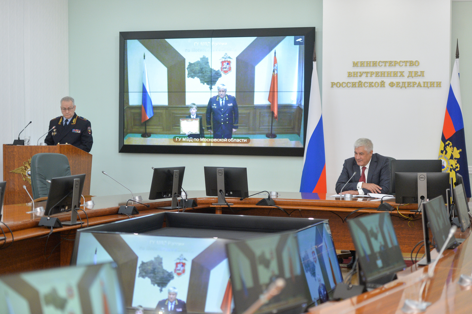 Владимир Колокольцев наградил отважных детей и подростков, которые оказали содействие полицейским