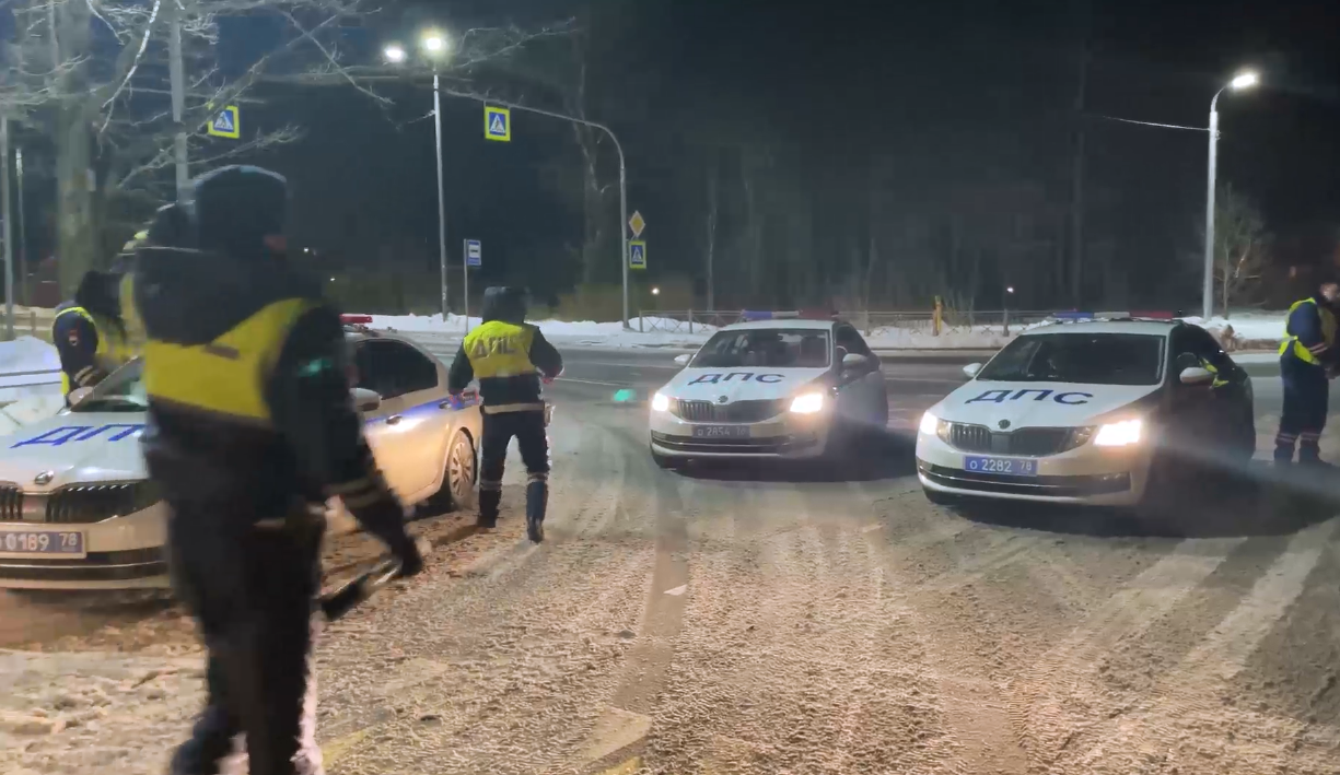 Под Петербургом полицейские пресекли заезд «дрифтеров»