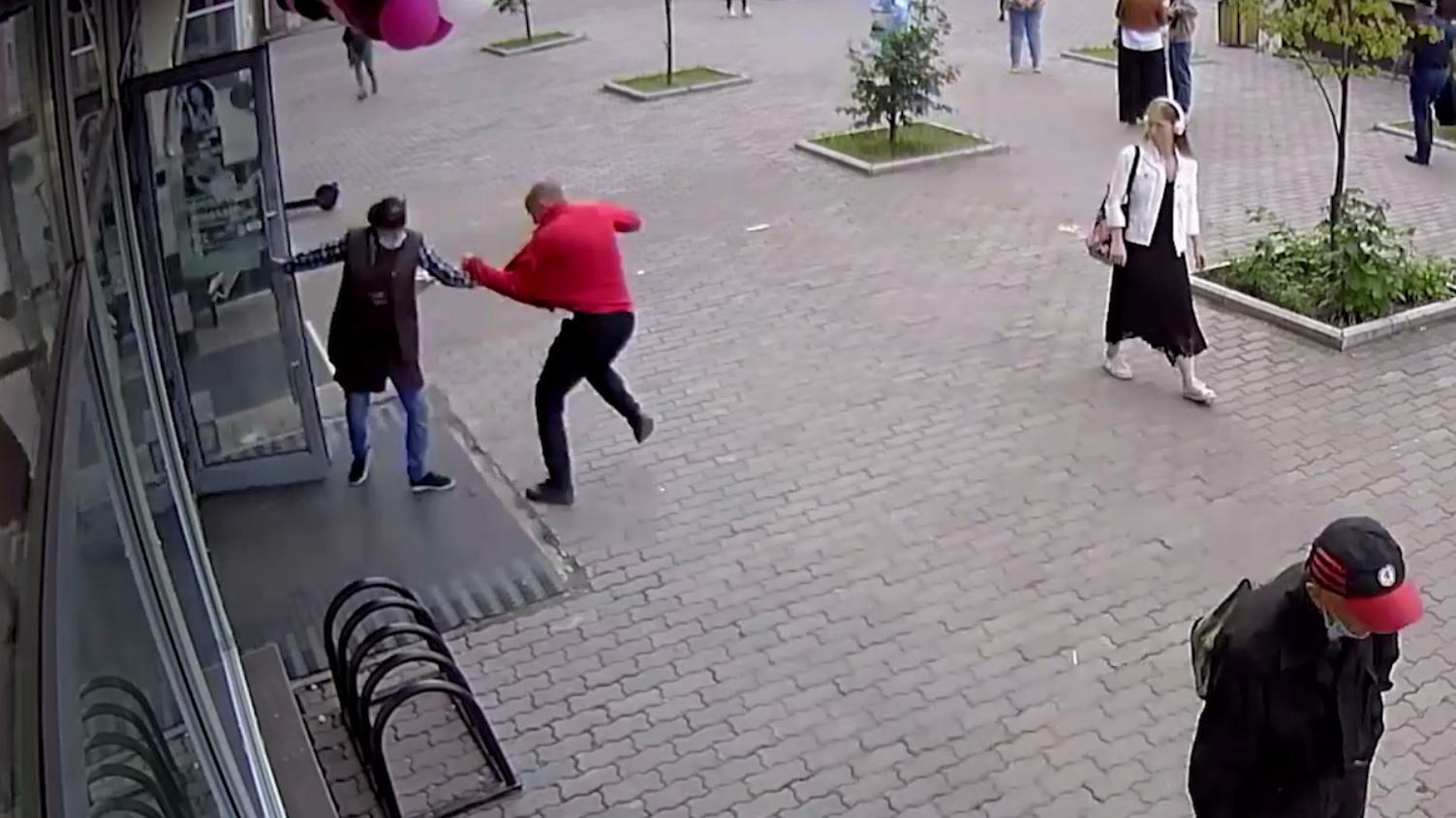 Три куска свинины весом 7 кг, похищенные из магазина, привели красноярца на скамью подсудимых
