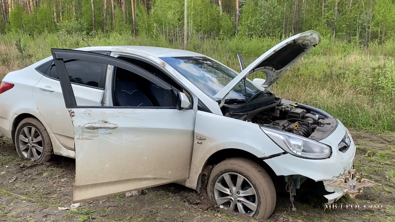 В Курской области по горячим следам задержаны подозреваемые в угоне машины