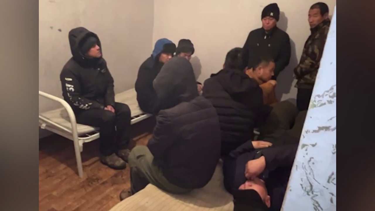 Женщину, фиктивно прописавшую 15 иностранцев в аварийном жилище, вычислила красноярская полиция