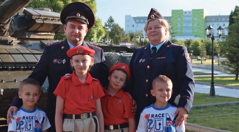 Между ними города…