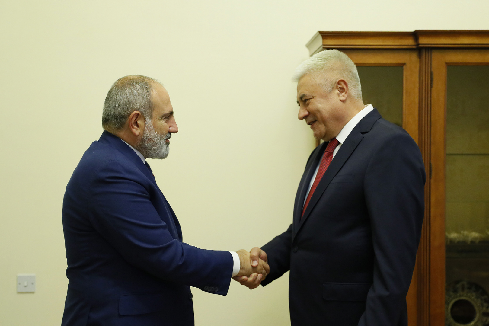Владимир Колокольцев встретился с премьер-министром Республики Армения Николом Пашиняном