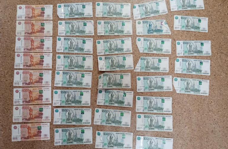 Два жителя Хабаровского края обвиняются в 22 фактах сбыта наркотиков и отмывании денег