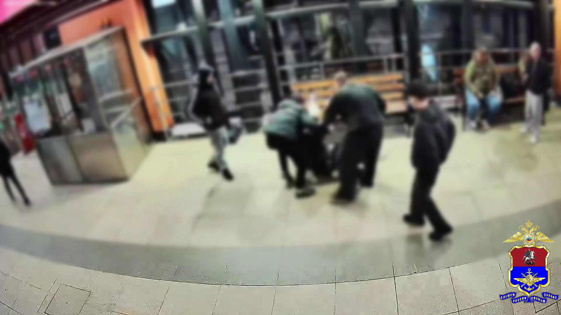 Трое молодых людей заключены под стражу за разбой на железнодорожной станции Щербинка в Москве