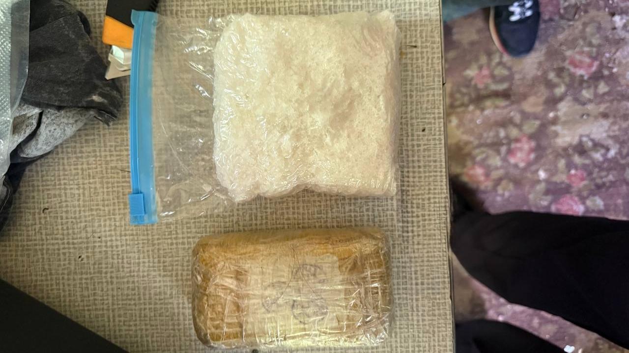 Крупную партию запрещённых веществ трёх видов изъяли полицейские Донецка у оптовой наркосбытчицы