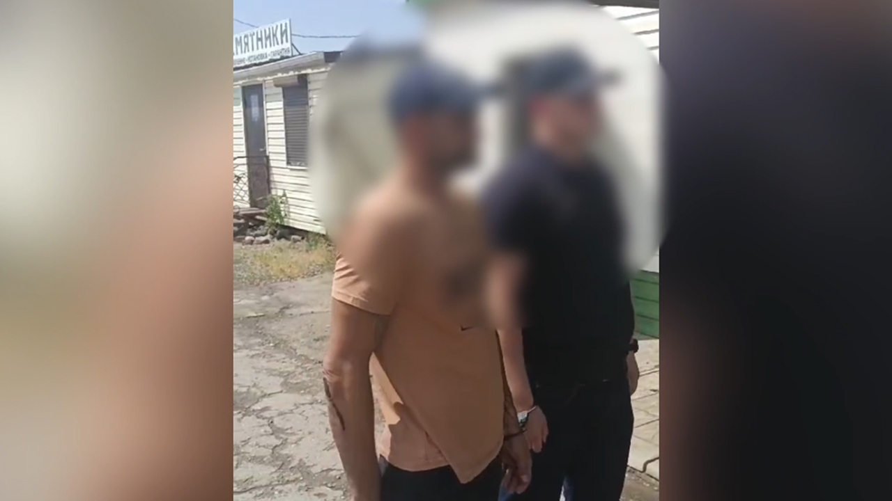 Астраханская полиция задержала мужчину, укравшего пожертвования из храма и купившего на них машину