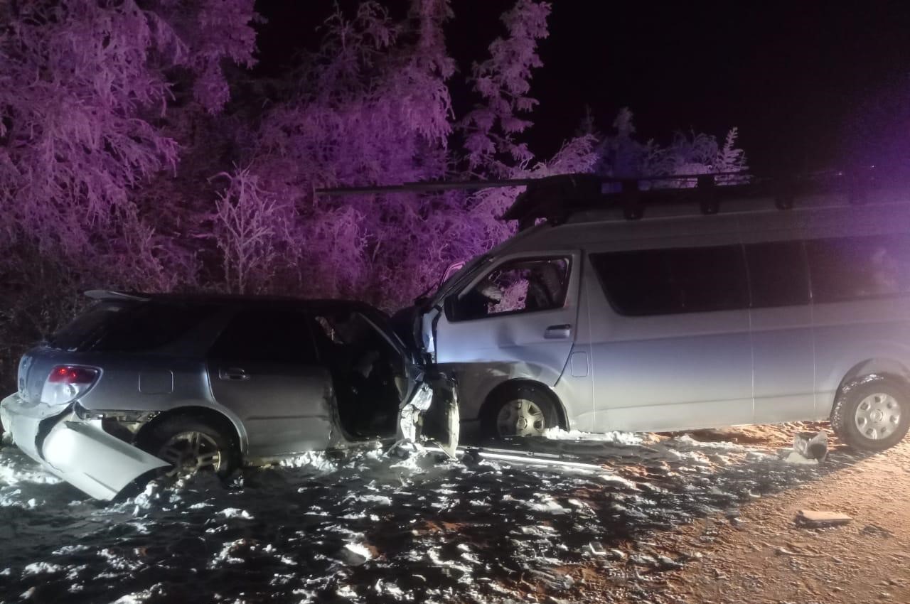 В Якутии полицейские устанавливают обстоятельства двух дорожно-транспортных происшествий на автодороге