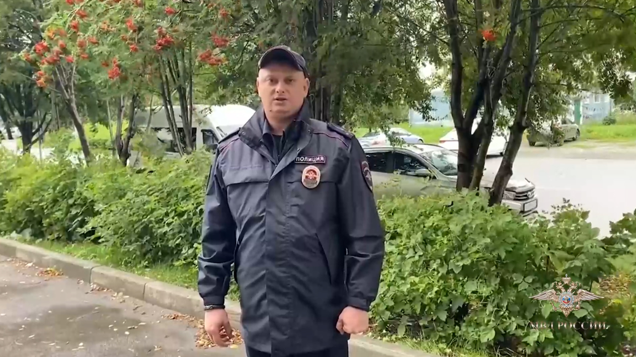 Ирина Волк: В Кемеровской области сотрудник патрульно-постовой службы полиции спас упавшего в коммунальный колодец ребенка