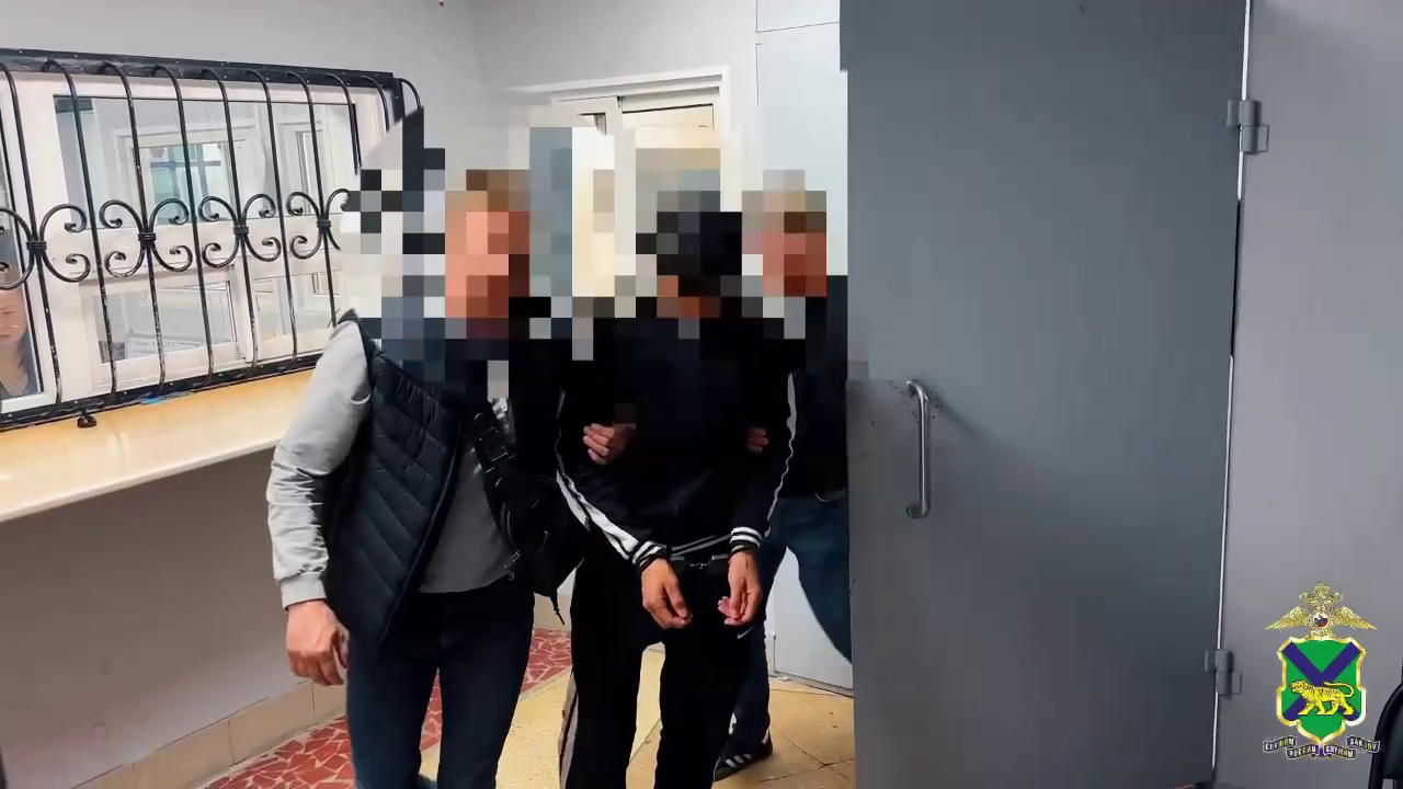 Во Владивостоке полиция уличила экс-сотрудника фирмы в хищении со склада сейфа с 450 000 рублей