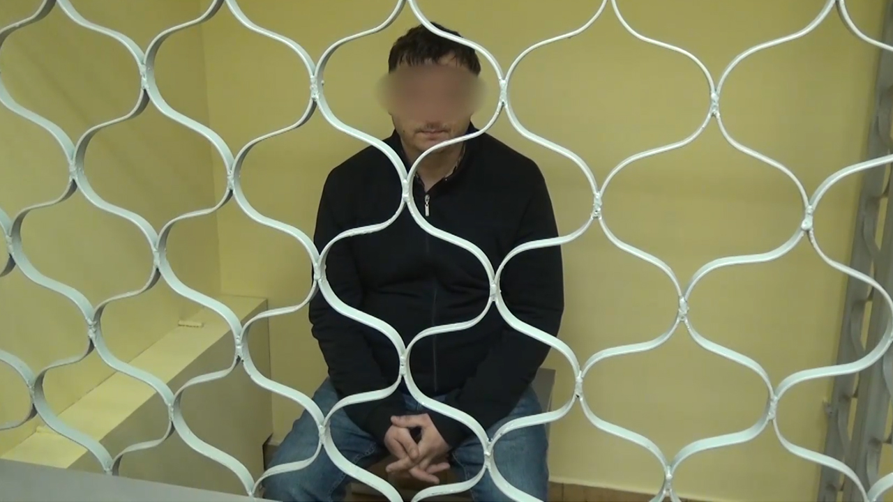 В Подмосковье очевидцы помогли полицейским задержать подозреваемого в разбое
