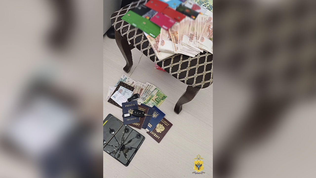 Херсонской полицией задержаны участники группы онлайн-мошенников, обманувших более 40 человек