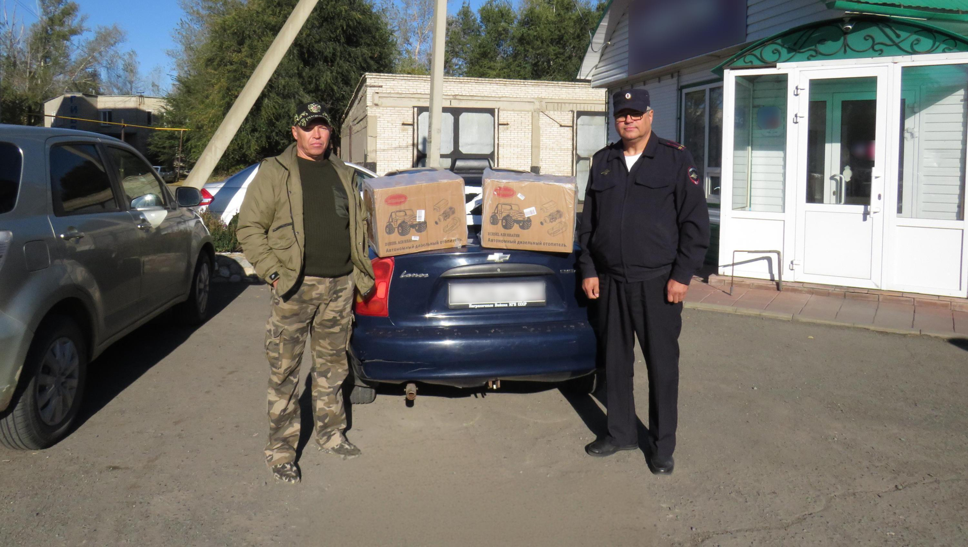 Оренбургские полицейские и волонтёры направили гуманитарный груз землякам, участвующим в СВО