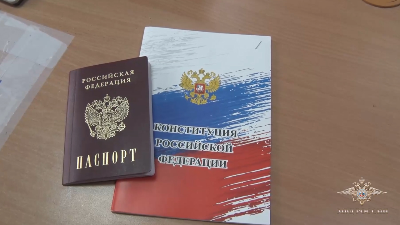 Ирина Волк: Сотрудники миграционного подразделения в Республике Алтай помогли семье Литау, которая оказалась в сложной жизненной ситуации. Мама и двое детей уже получили российское гражданство