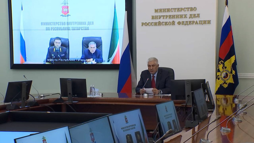 Владимир Колокольцев представил личному составу новых руководителей МВД двух республик