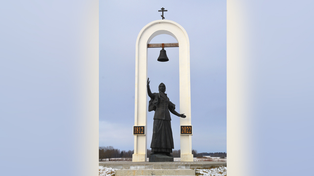 ФОТО: Памятник Василисе Кожиной