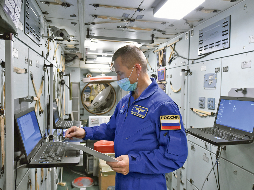 Штатная работа в российском сегменте МКС