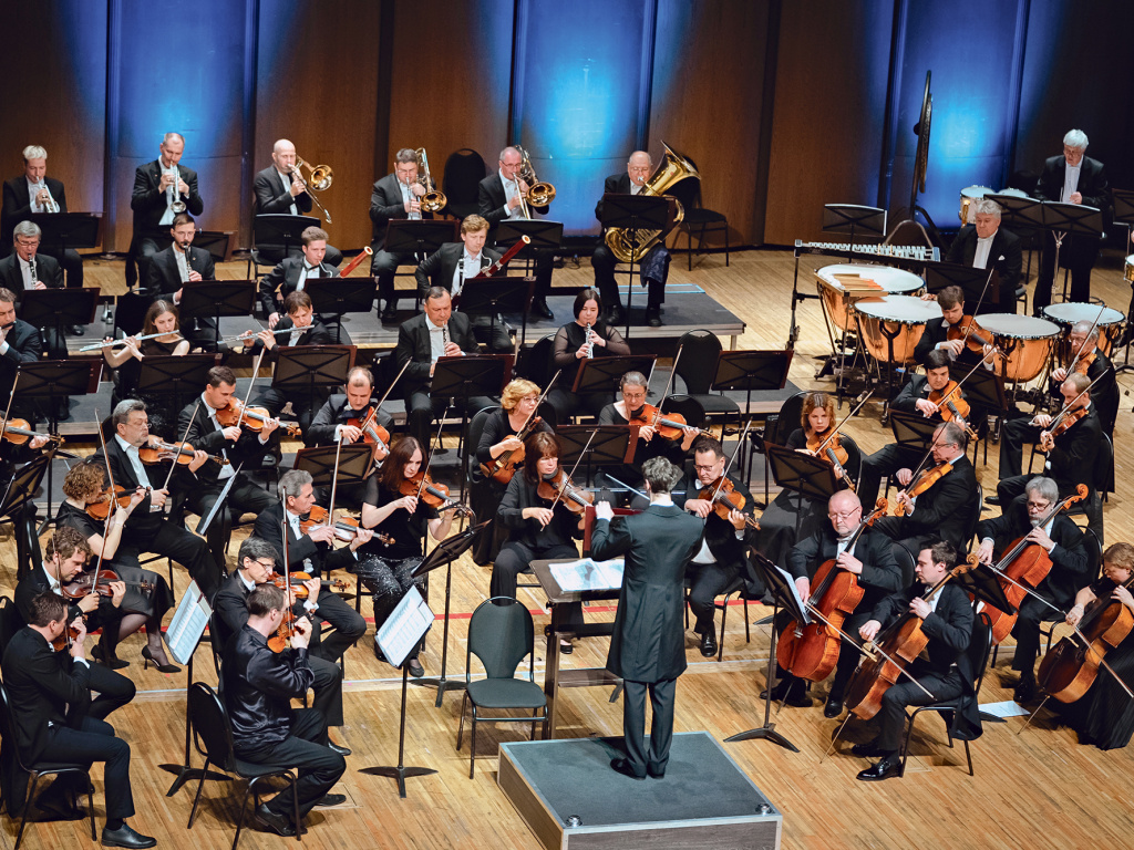 Фото: из личного архива Арсентия Ткаченко / На фото: Арсентий Ткаченко за дирижёрским пультом