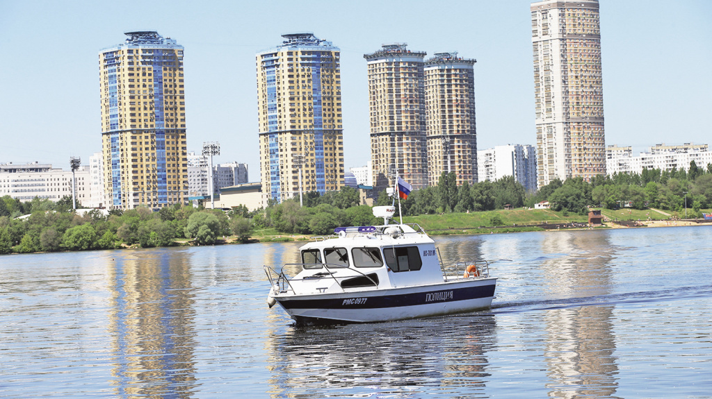 Отвлекаться на столичные красоты патрульным некогда