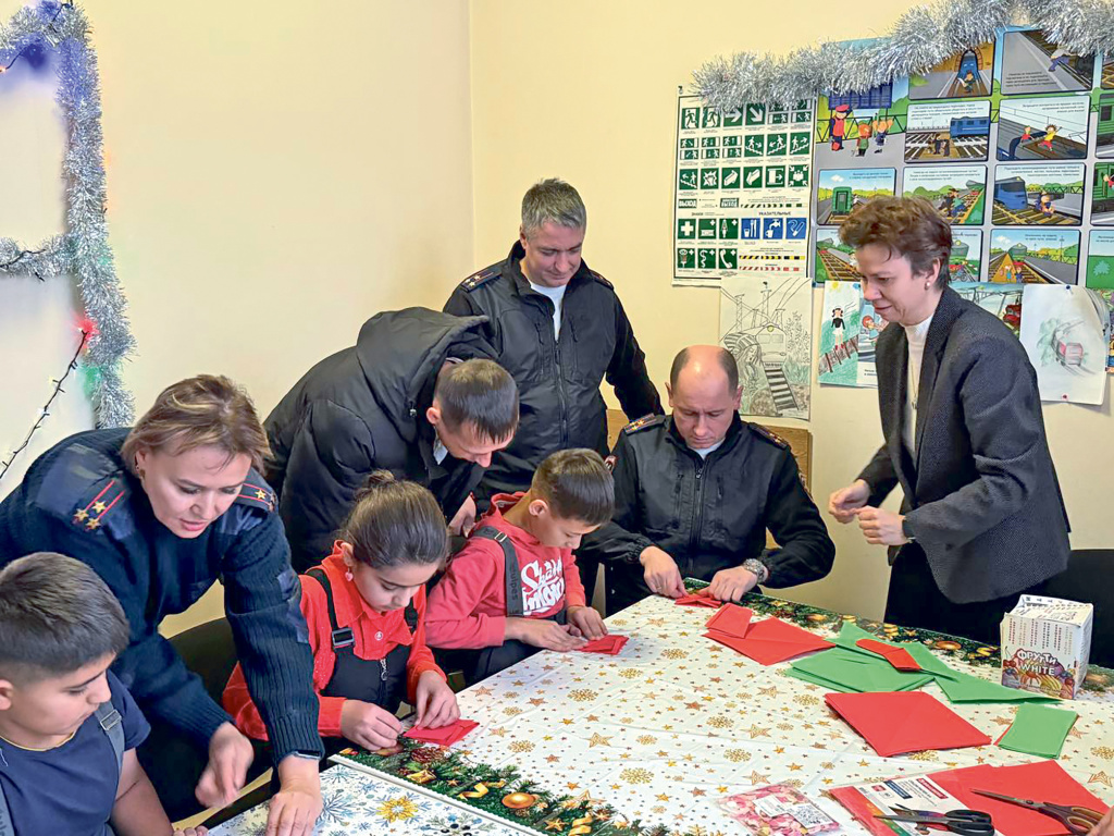 ФОТО: от патруля до рукоделия – один шаг!