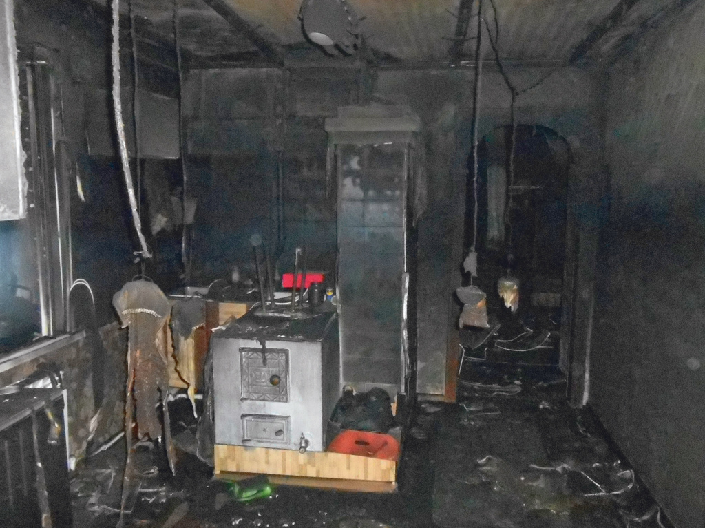 Огонь полностью уничтожил дом