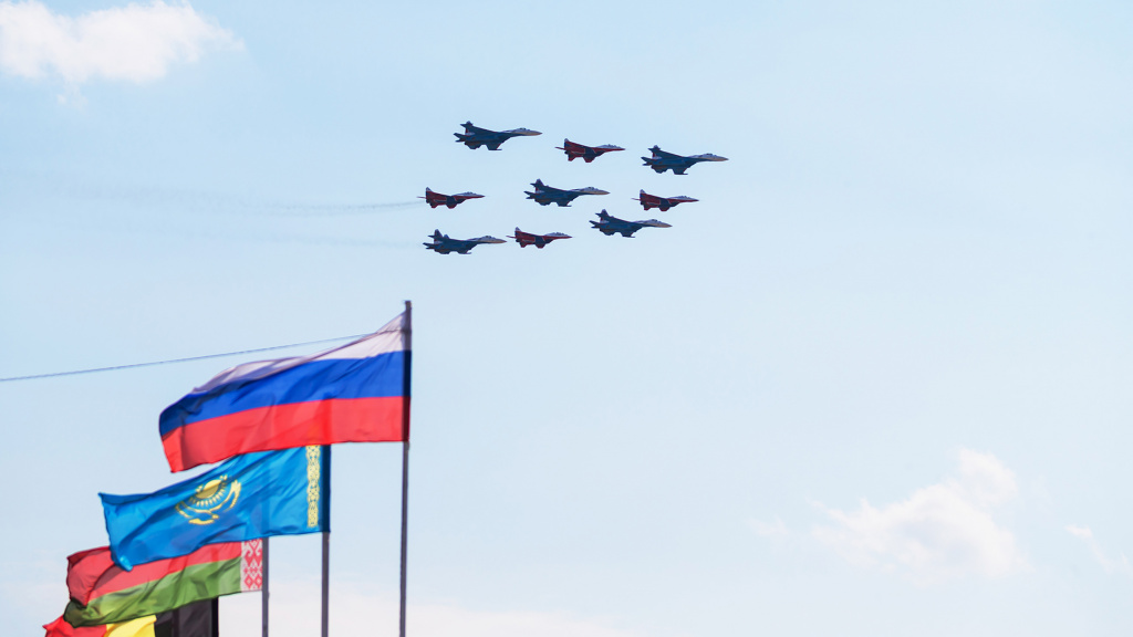 Погода позволила выступить в небе всем заявленным воздушным судам