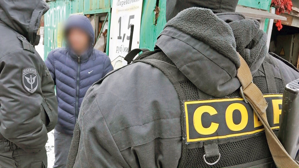 Остальные члены группы трудились в сфере реализации контрафакта.