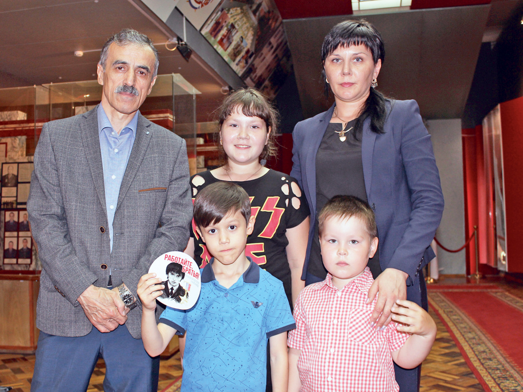 Дети героев теперь друзья