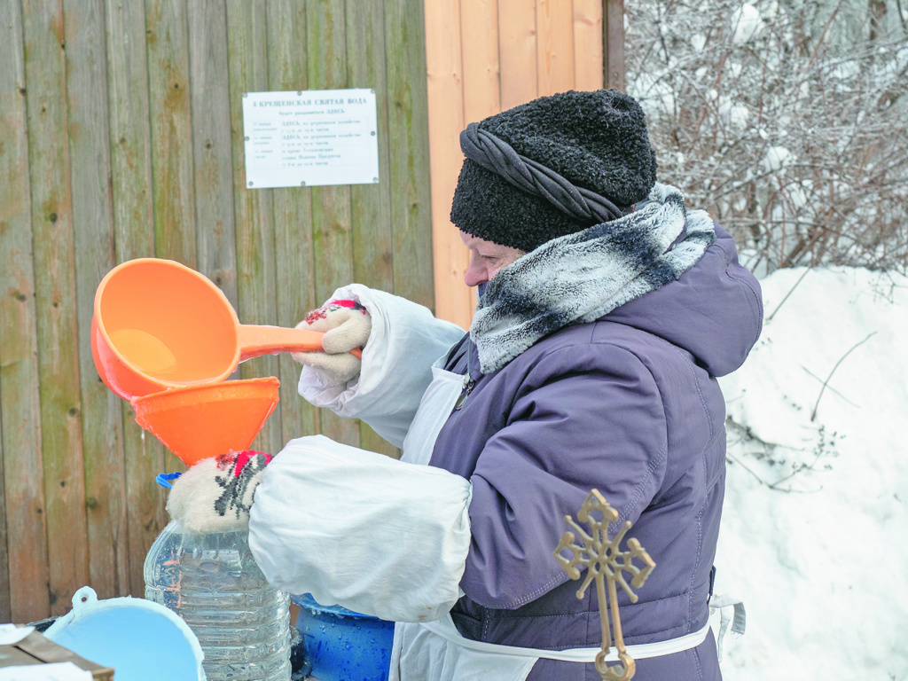 Фото: Андрея Лисовского / Здесь разливается крещенская святая вода