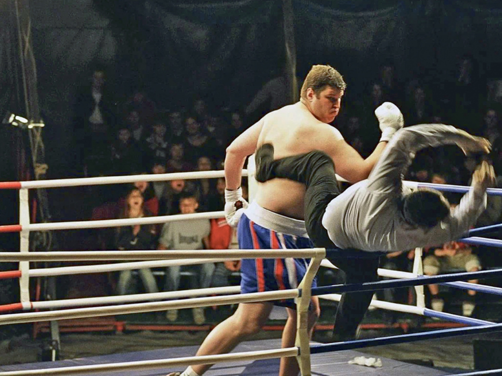 Кадр из фильма «Неваляшка» 