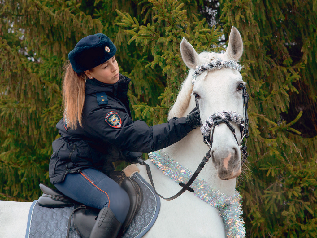 ФОТО: Алёна Дикмарова и Успешный