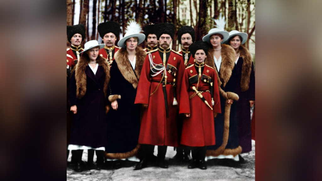 Император Николай II и цесаревич Алексей в форме царского конвоя