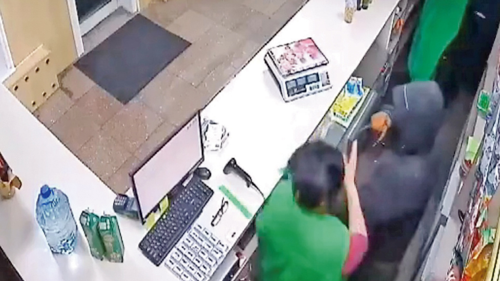 Нападение злоумышленников зафиксировали камеры