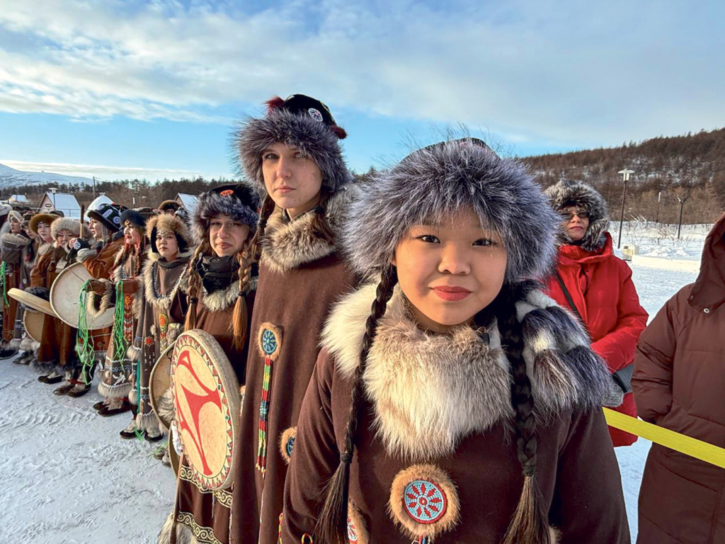 Фото: Ксении Лукиной / Девушки встречают солнце