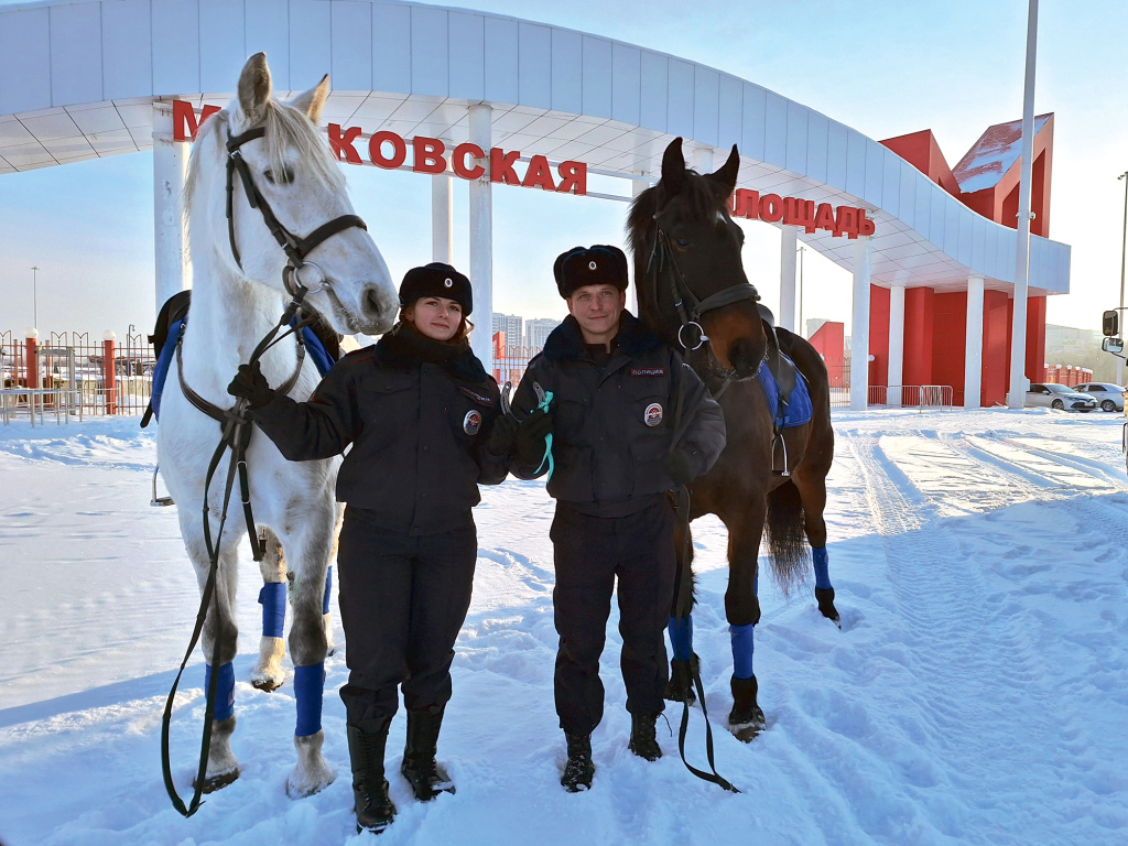 ФОТО: Артём и Анастасия Ешины вместе с Белль и Канканом