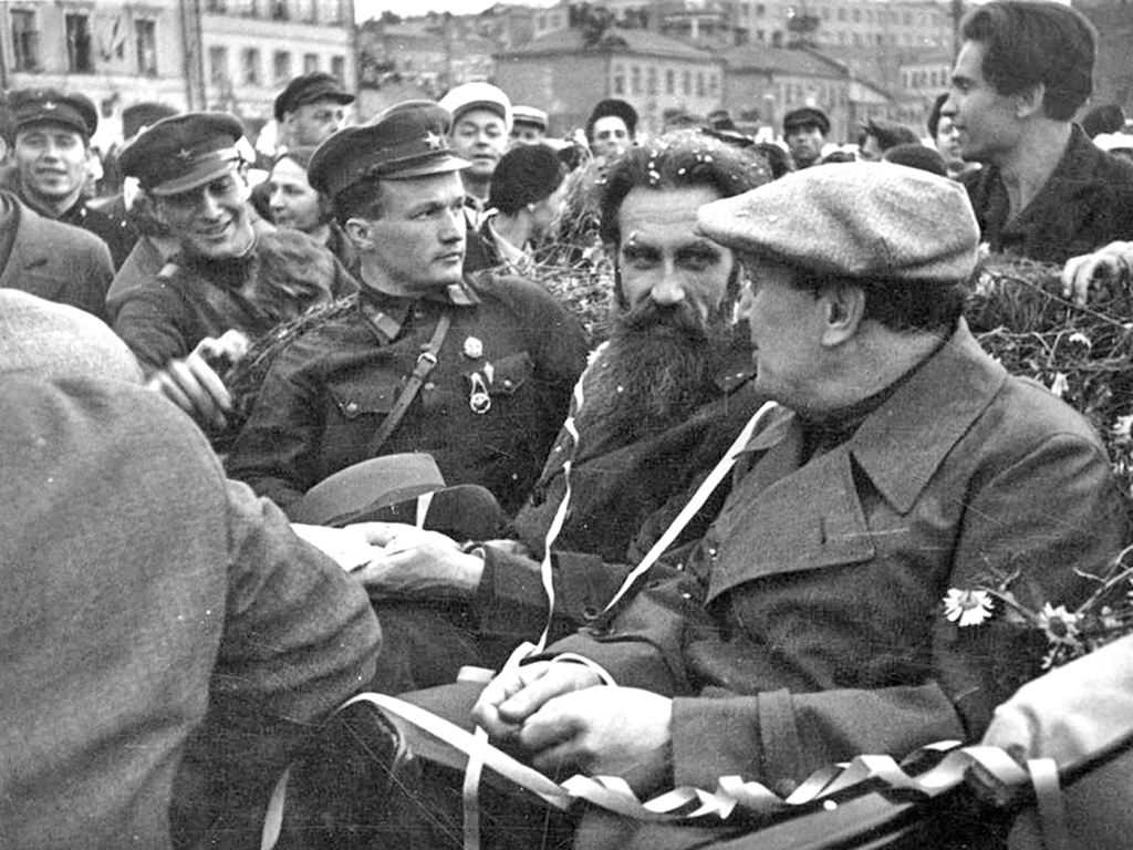 Бориса Кудоярова / Встреча спасённых. Валериан Куйбышев, Отто Шмидт, Николай Каманин. 1934 г. 